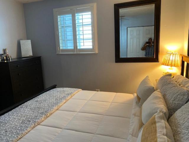 Modern 2/1 Apt Near Midtown And Beaches ไมอามี ภายนอก รูปภาพ