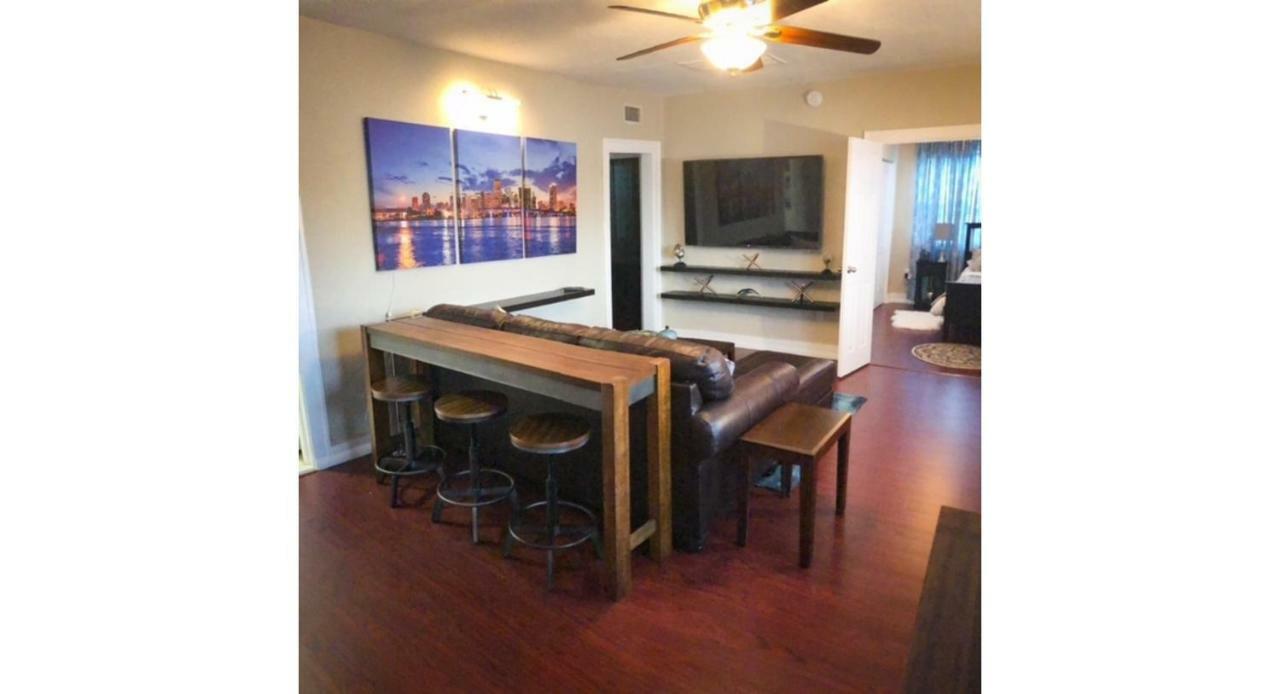 Modern 2/1 Apt Near Midtown And Beaches ไมอามี ภายนอก รูปภาพ